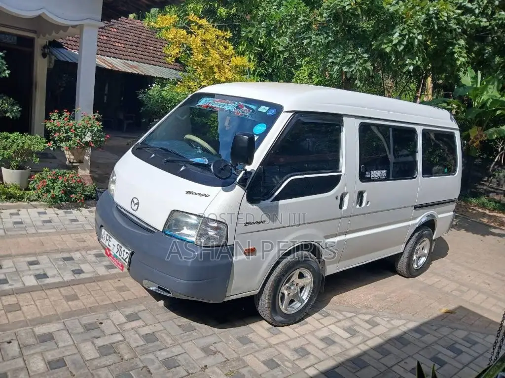 Mazda Lion Face 2010 Van (Used)