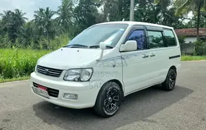 Toyota Noah 1998 Van (Used)