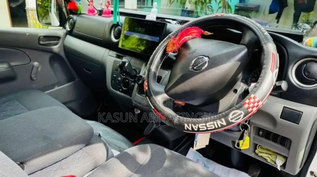 Nissan NV 350 2017 Van (Used)