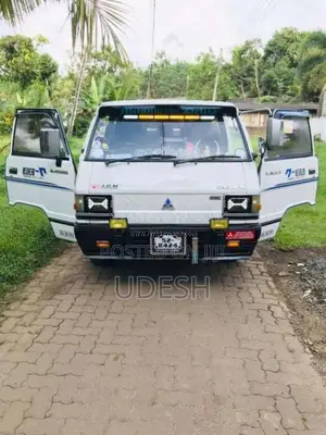 Mitsubishi L300 1984 Van (Used)