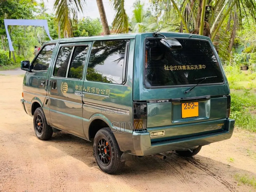 Nissan Vanette VX 1990 Van (Used)