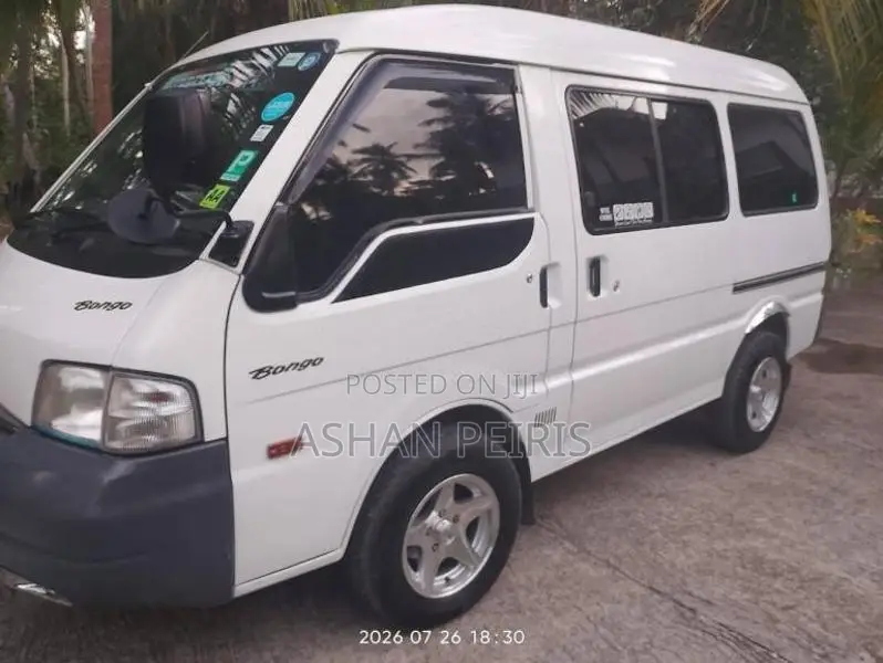 Mazda Lion Face 2010 Van (Used)
