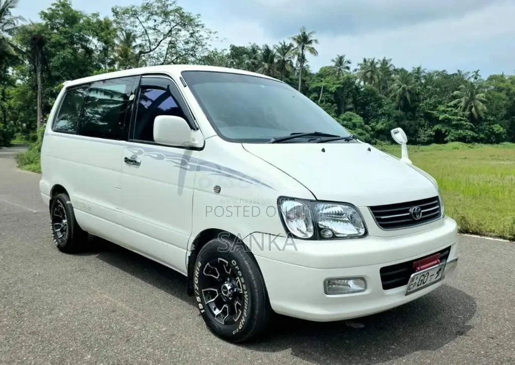 Toyota Noah 1998 Van (Used)