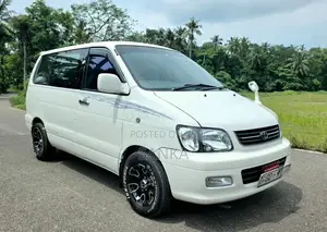 Toyota Noah 1998 Van (Used)