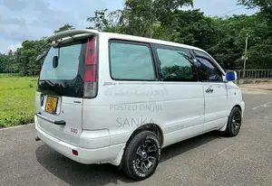Toyota Noah 1998 Van (Used)