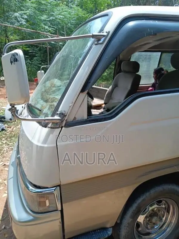 Nissan Caravan 1998 Van (Used)