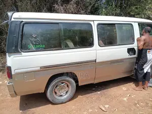 Nissan Caravan 1998 Van (Used)