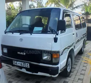 Toyota Shell 1993 Van (Used)