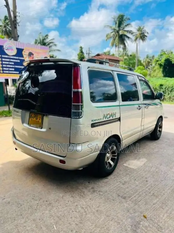 Toyota Townace Noah Kr42 2002 Van (Used)