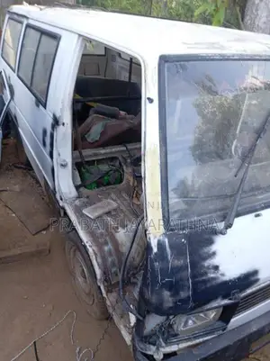 Mitsubishi L300 1993 Van (Used)