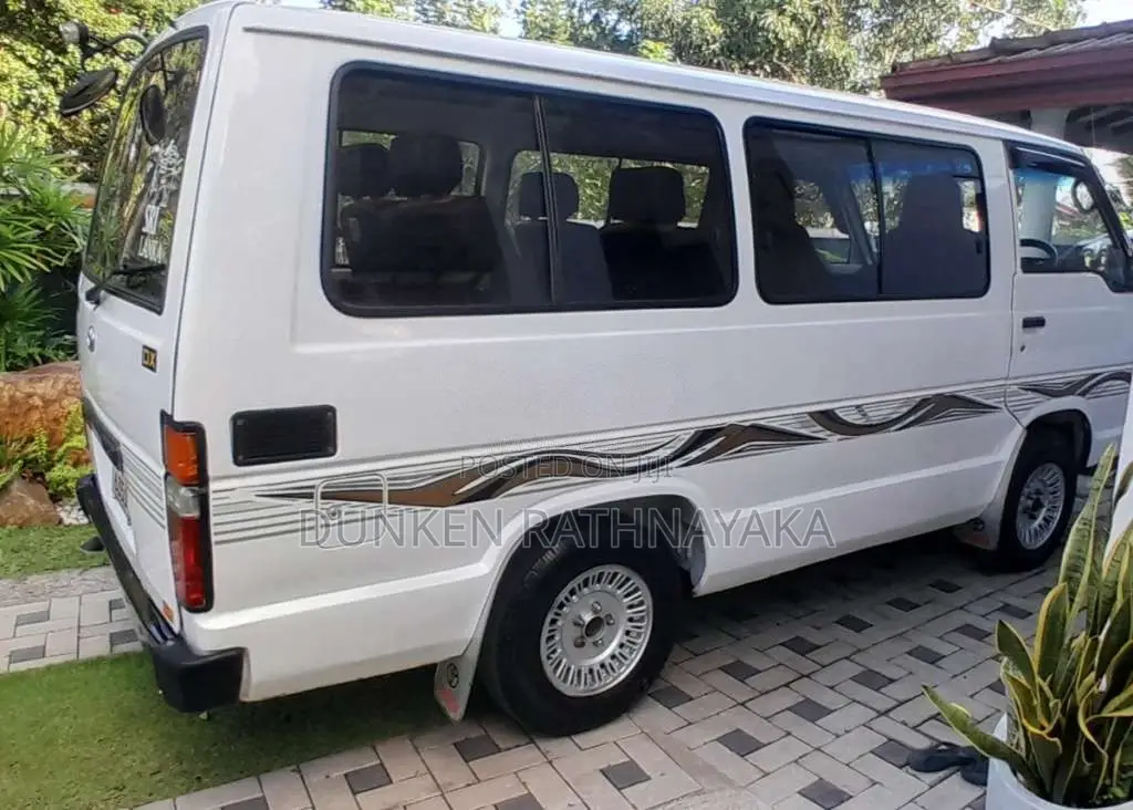 Toyota Shell 1993 Van (Used)