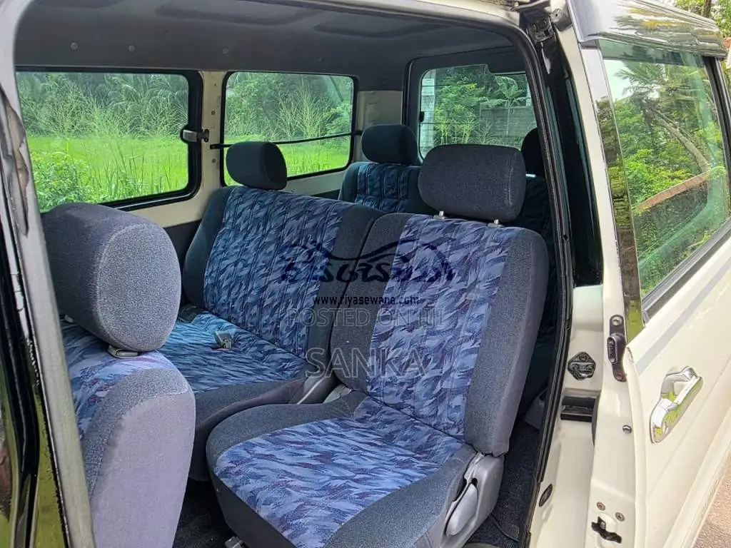 Toyota Noah 1998 Van (Used)