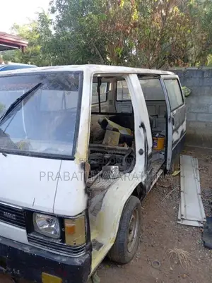 Mitsubishi L300 1993 Van (Used)