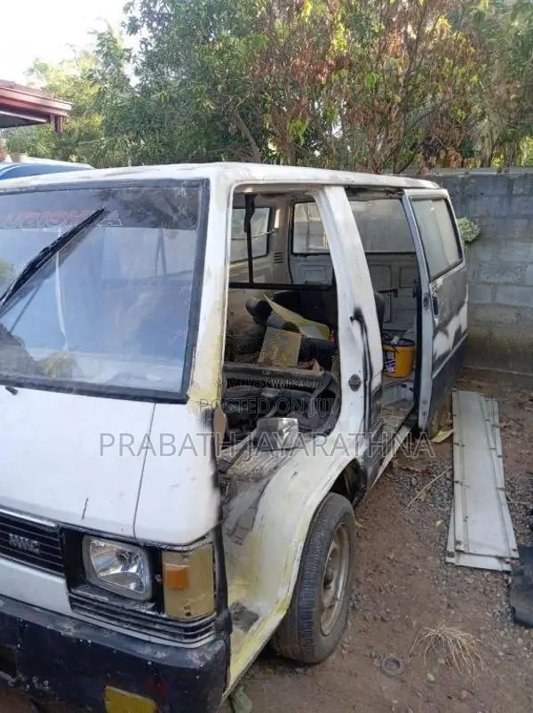 Mitsubishi L300 1993 Van (Used)