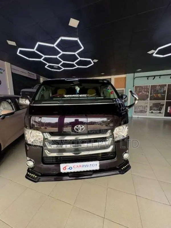 Toyota HIACE 2015 Van (Used)