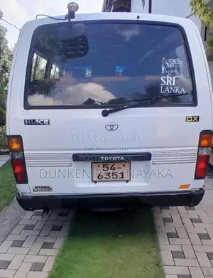 Toyota Shell 1993 Van (Used)