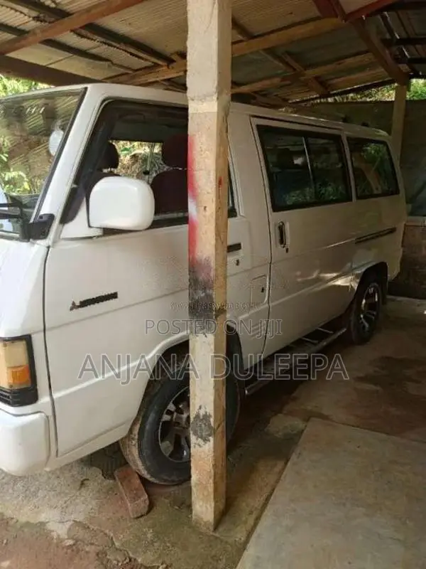 Mitsubishi L300 1984 Van (Used)