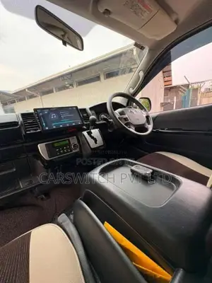 Toyota HIACE 2016 Van (Used)