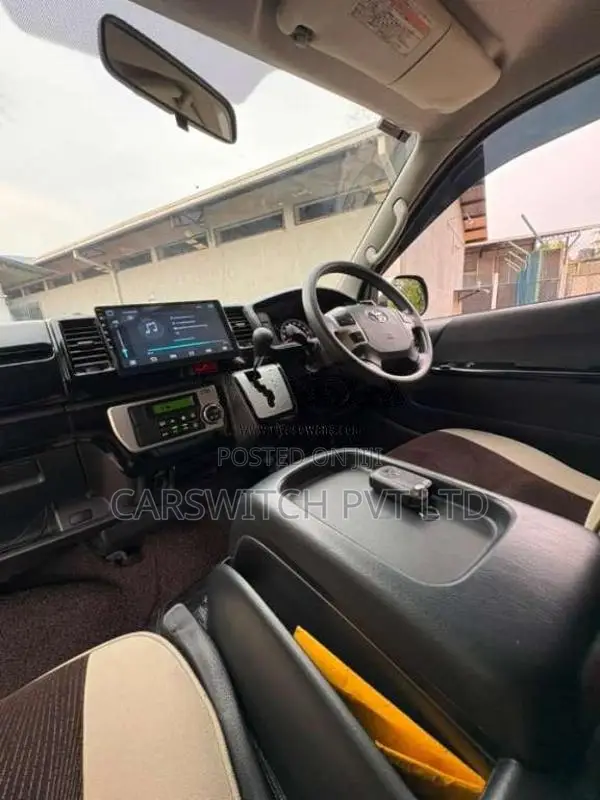 Toyota HIACE 2016 Van (Used)