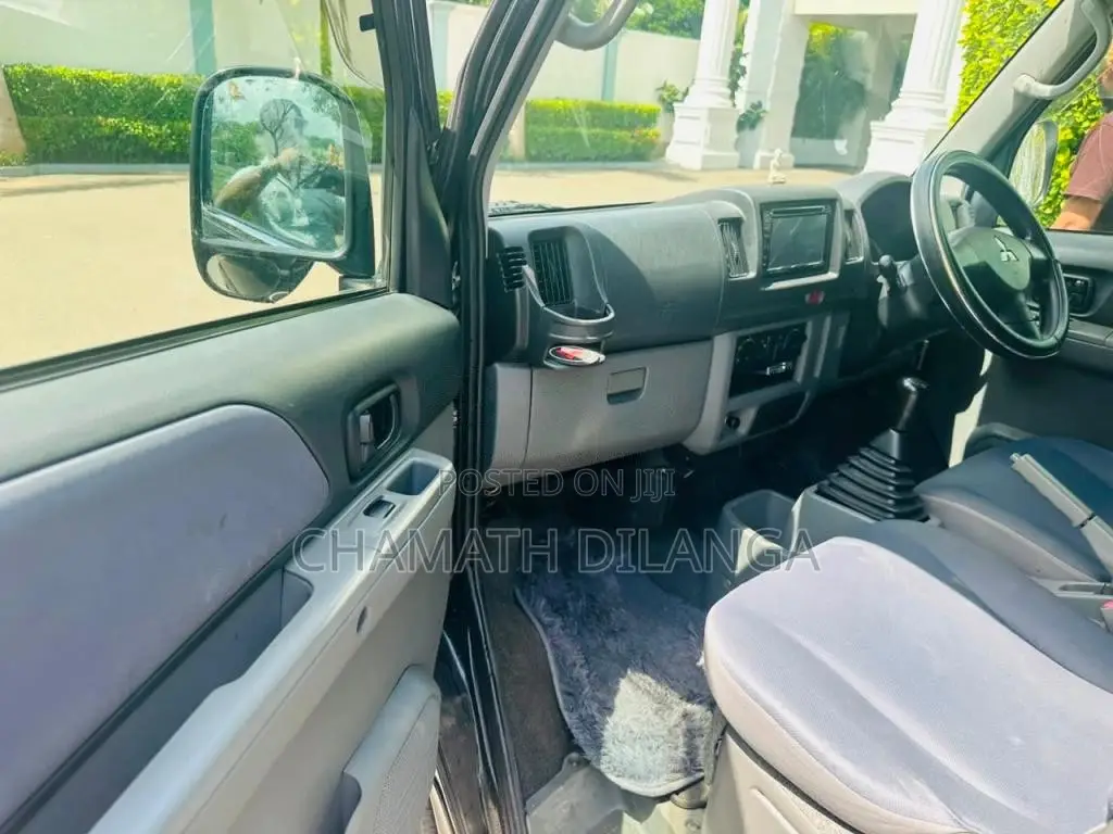 Mitsubishi MiniCab 2015 Van (Used)