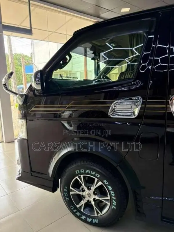 Toyota HIACE 2015 Van (Used)