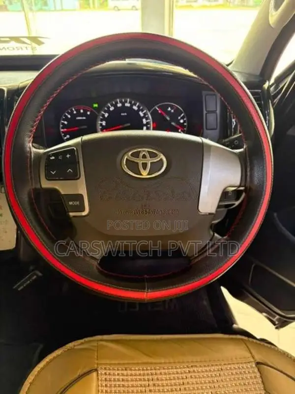 Toyota HIACE 2015 Van (Used)