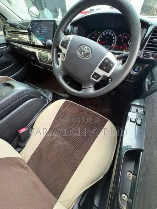 Toyota HIACE 2016 Van (Used)