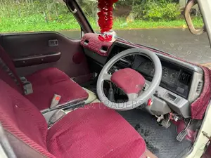 Nissan Caravan 1993 Van (Used)
