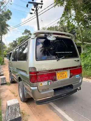 Toyota Dolphin 1992 Van (Used)