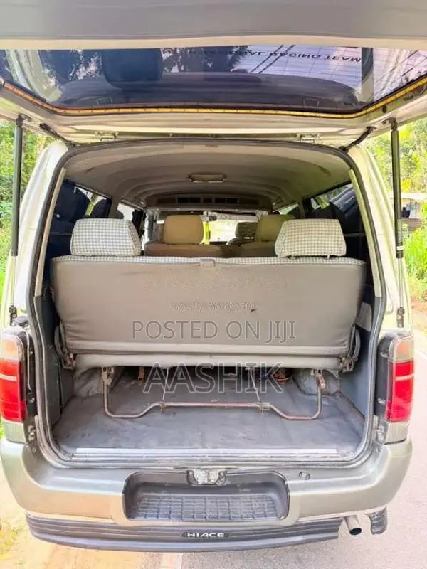 Toyota Dolphin 1992 Van (Used)