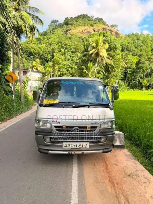 Toyota Dolphin 1992 Van (Used)