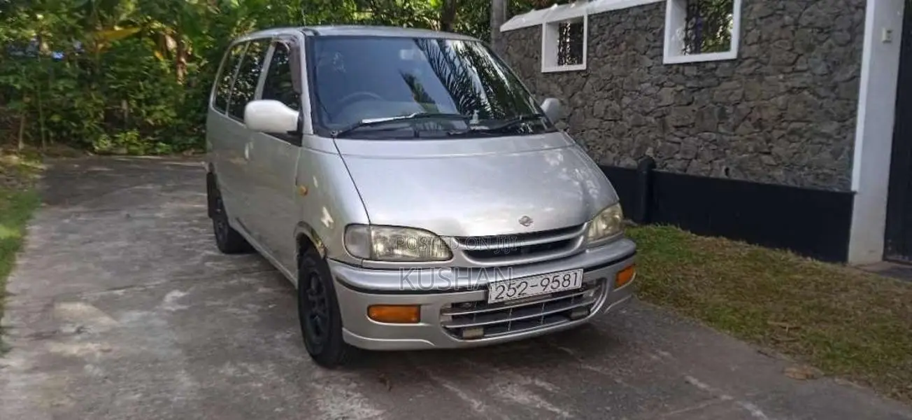 Nissan SERENA 1994 Van (Used)