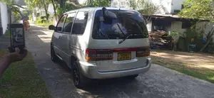 Nissan SERENA 1994 Van (Used)
