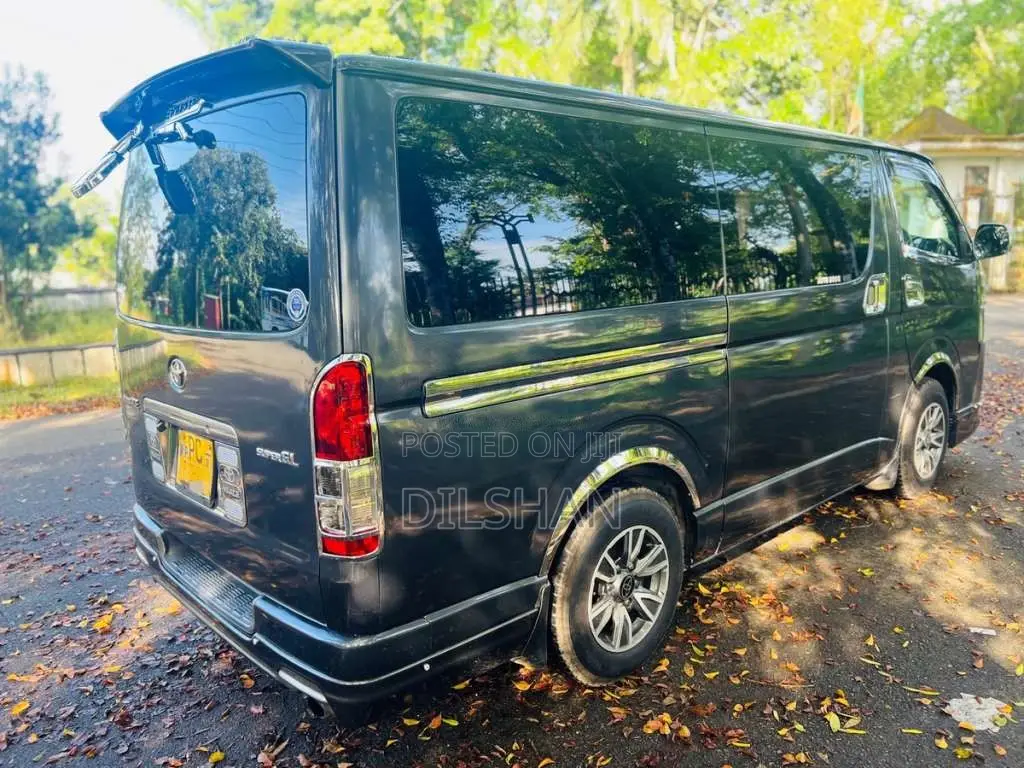Toyota KDH 200 SUPER GL 2007 Van (Used)