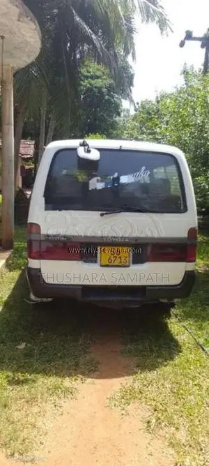 Toyota Dolphin LH113 Long Door 5 1990 Van (Used)