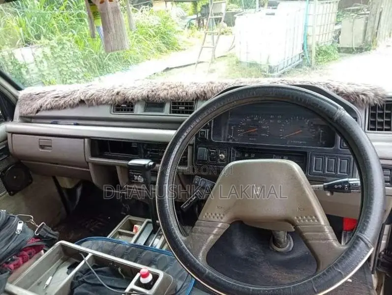 Isuzu Fargo 1993 Van (Used)