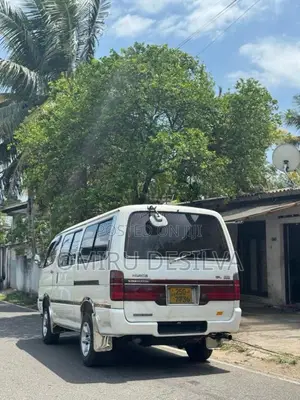 Toyota Dolphin 1997 Van (Used)