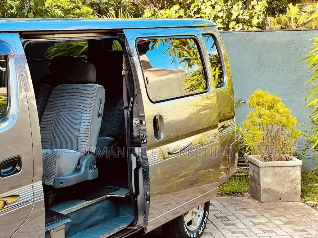 Nissan Caravan E25 Long Model 2007 Van (Used)