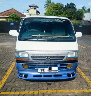 Toyota HIACE DOLPHIN 2001 Van (Used)