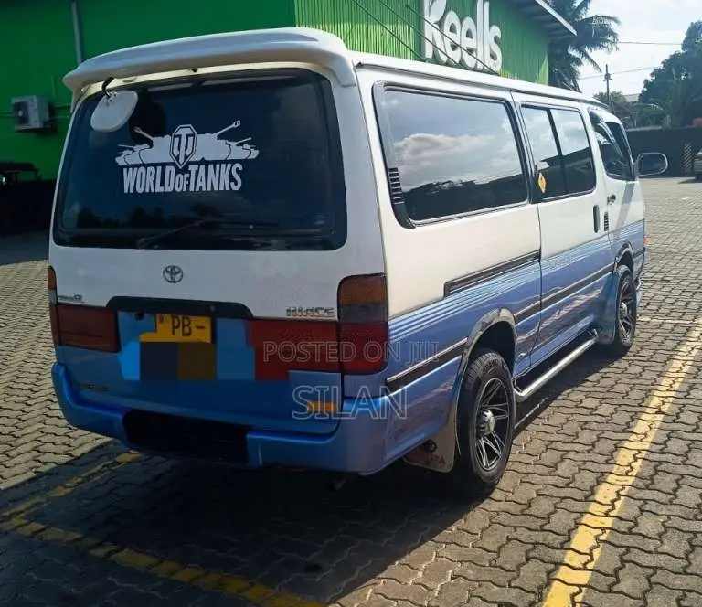Toyota HIACE DOLPHIN 2001 Van (Used)