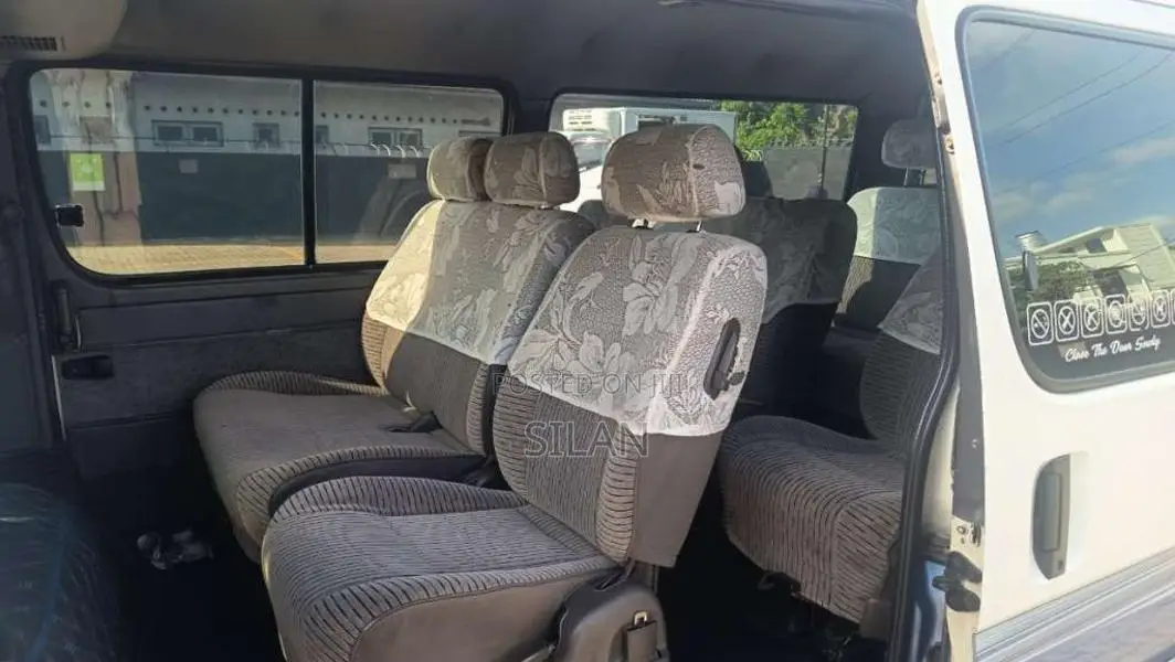 Toyota HIACE DOLPHIN 2001 Van (Used)