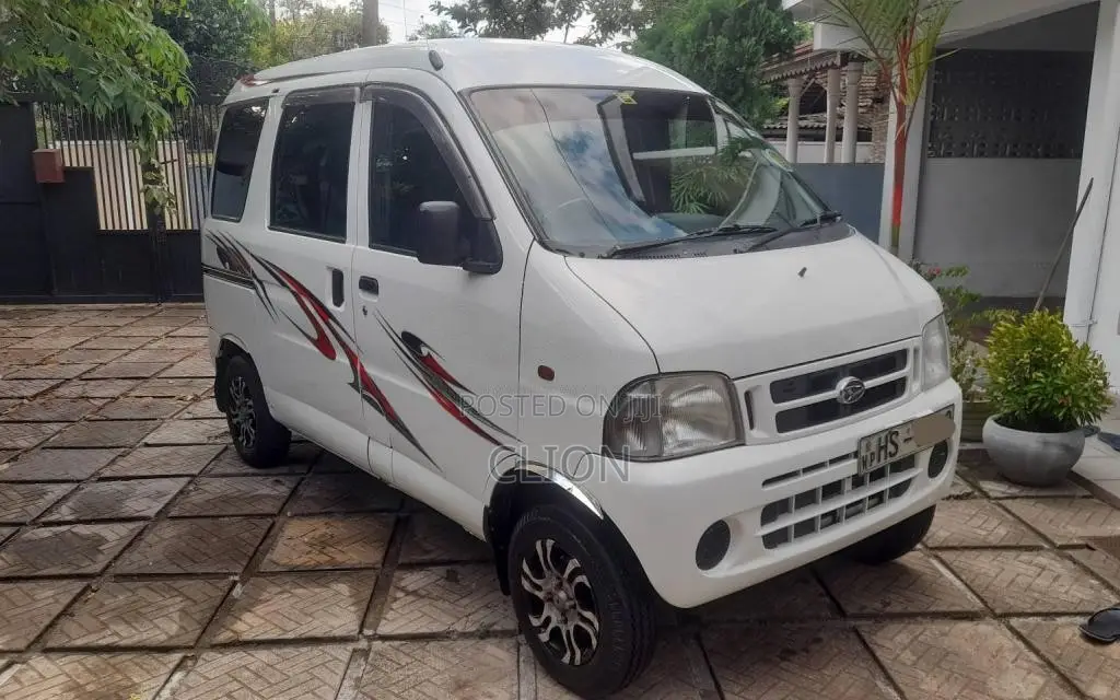 Daihatsu Hijet 2000 Van (Used)