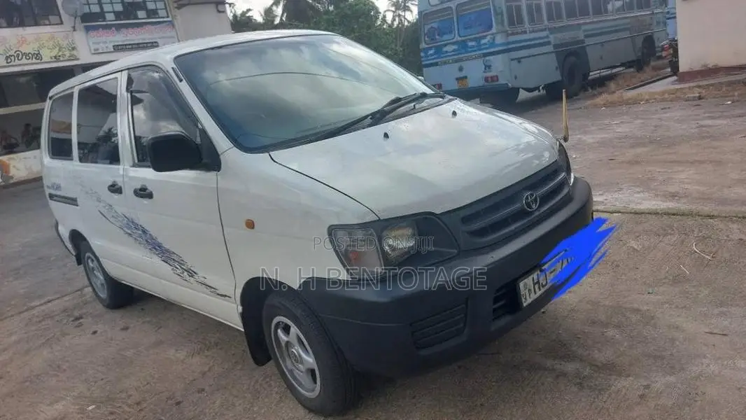 Toyota NOAH 1998 Van (Used)