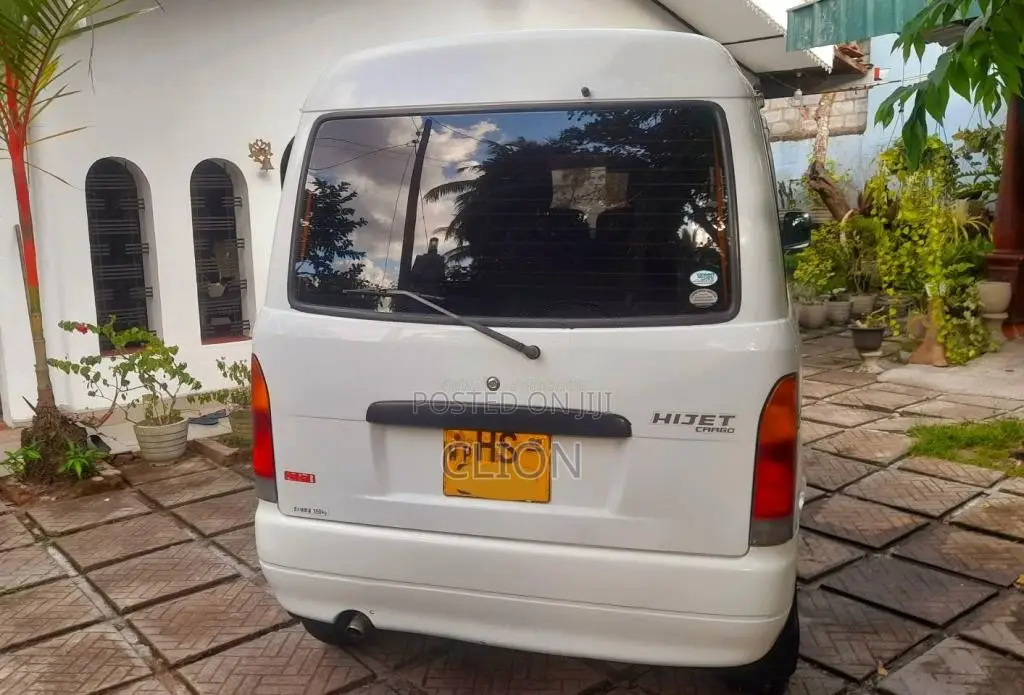 Daihatsu Hijet 2000 Van (Used)