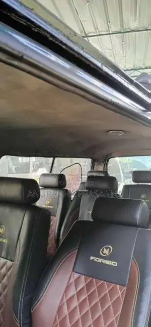 Isuzu Isuzu 1990 Van (Used)