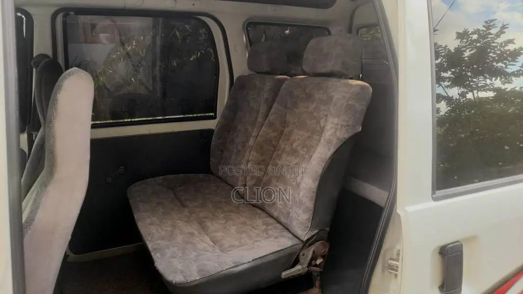 Daihatsu Hijet 2000 Van (Used)