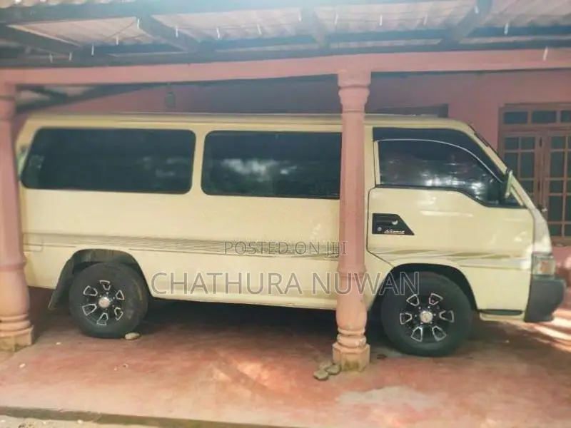 Nissan Caravan 1991 Van (Used)