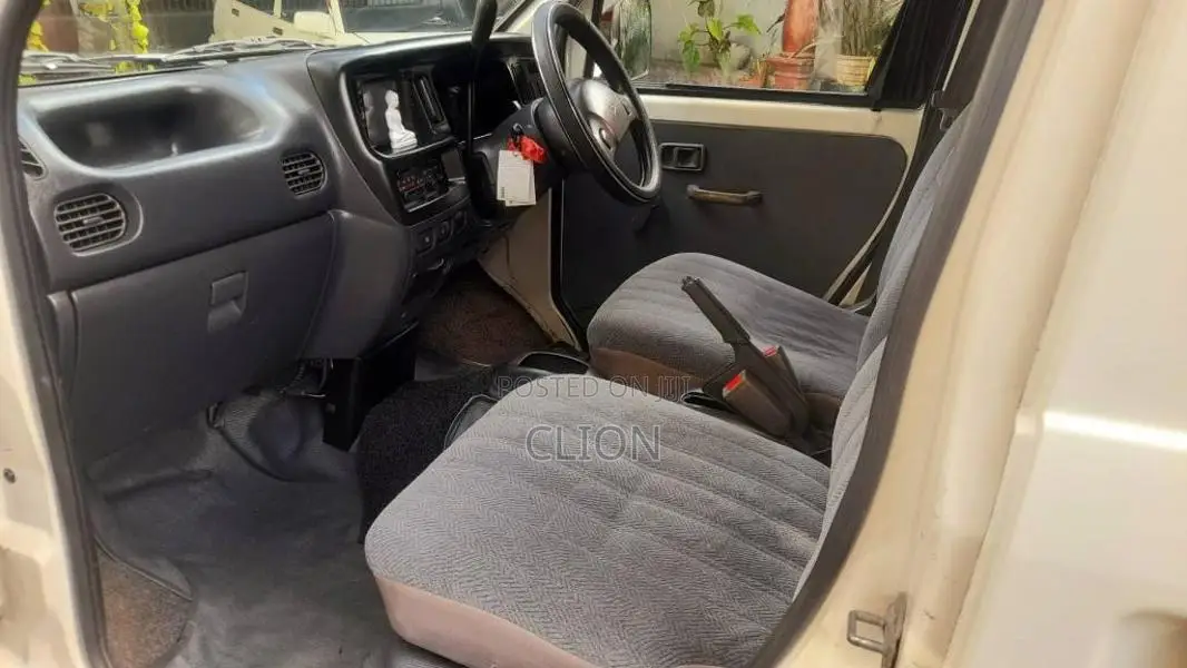 Daihatsu Hijet 2000 Van (Used)