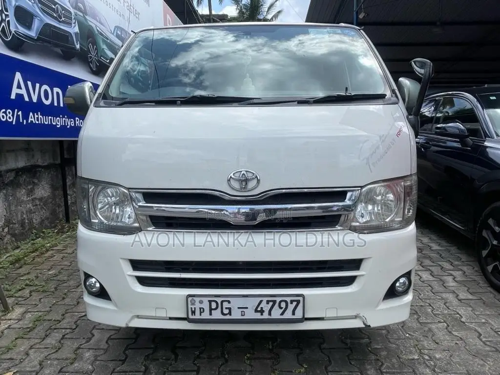 Toyota KDH 2012 Van (Used)