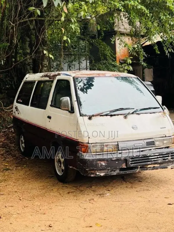 Nissan Largo 1996 Van (Used)
